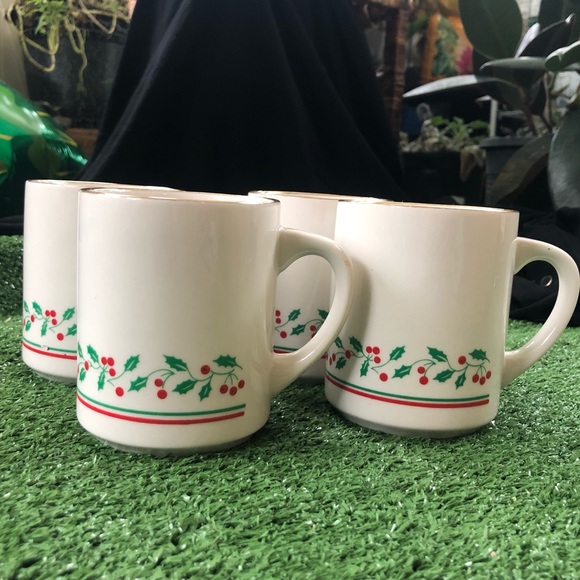 Arby’s 1987 Christmas Collection Coffee Mug Set - Picture 1 of 10